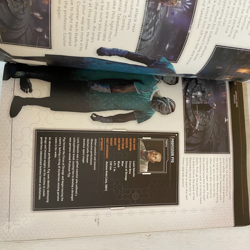 Batman: Arkham Knight Official Strategy‎ Guide by Brady Games - Picture 8 of 15